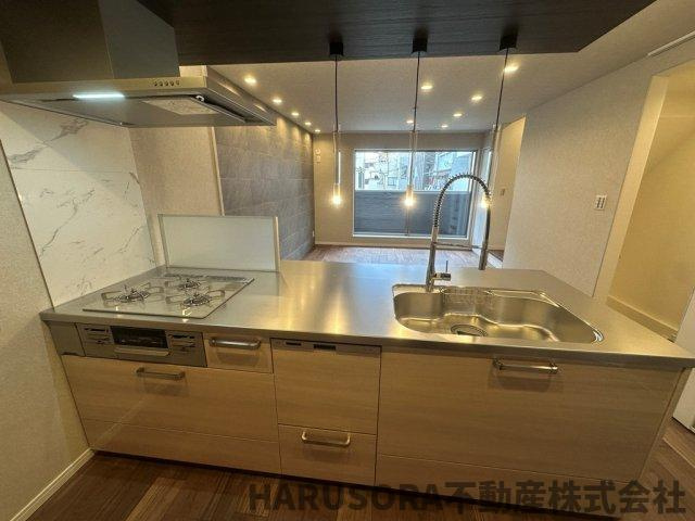 大東市緑が丘　3階建のキッチン