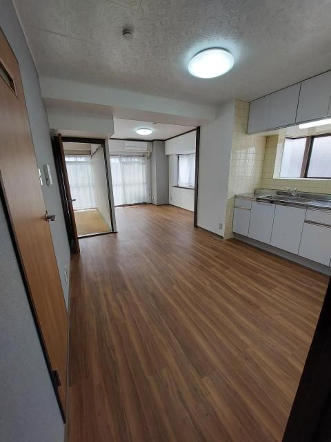 櫻井興産グランデマンションの居間・リビング