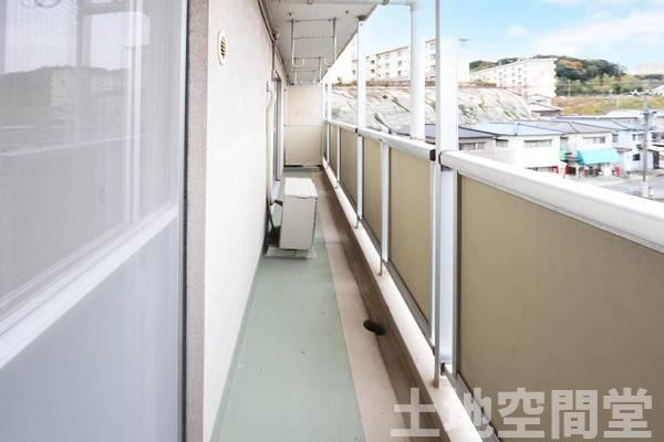 ビレッジハウス則松5号棟のバルコニー|ビレッジハウスの同一物件・同一タイプの間取りの写真です