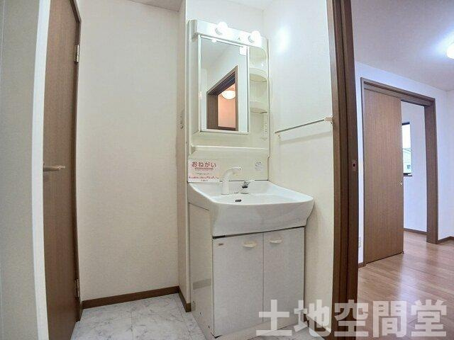 メゾン・コスミティーの洗面所