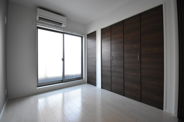 ベストワン清水丘の洋室