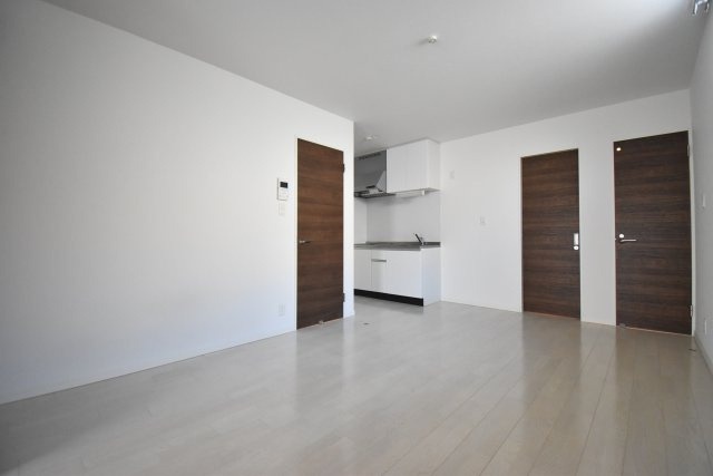 ベストワン清水丘の洋室