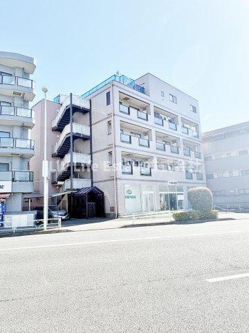 ウメジュネスの外観