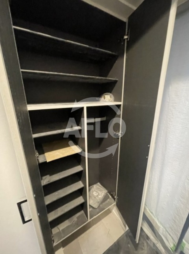 ベイ・グランデ弁天町　波除小学校の玄関