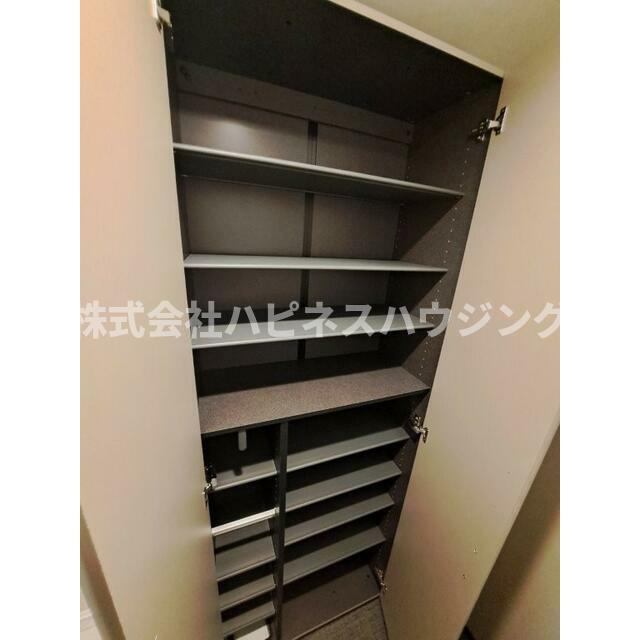 ＶＩＶＡＣＥ　Ⅵ(ヴィバーチェ)の玄関