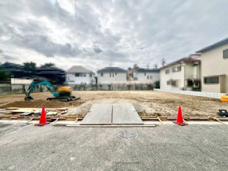 【外観】 | 浜寺諏訪森町西４丁　売土地　全５区画 | 南海本線「諏訪ノ森」駅まで徒歩１１分！毎日の通勤や通学に便利ですよ！忙しい朝や遅い帰宅時にも安心ですね