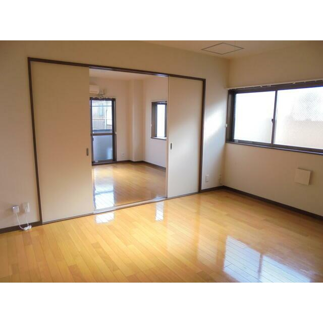 第二当麻マンションの居間・リビング