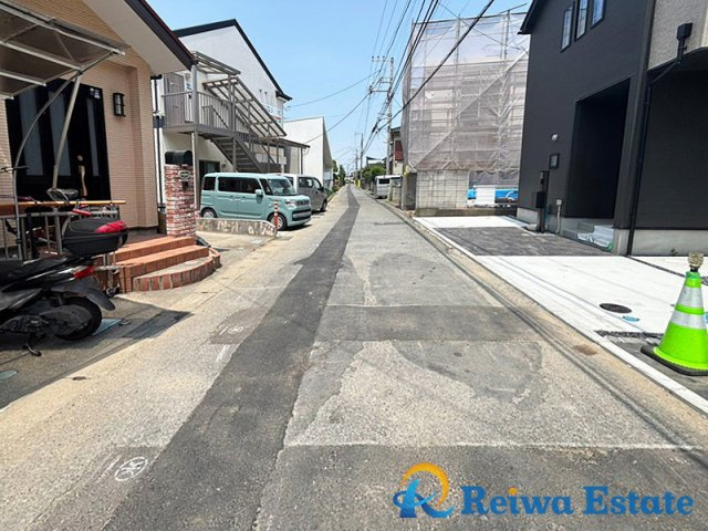新築戸建　茅ヶ崎市柳島1丁目の前面道路含む現地写真