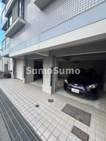 チェリーコートの駐車場