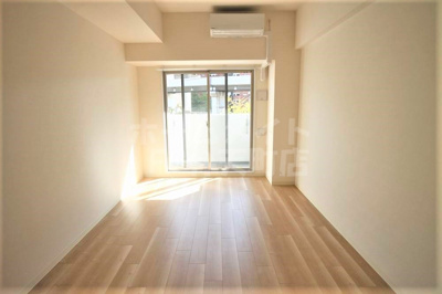 【寝室】 | ララプレイスOSAKADOMECITYフトゥーロ | 落ち着いた色調の寝室です