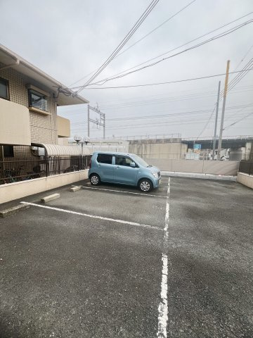 ハイム屋敷本の駐車場