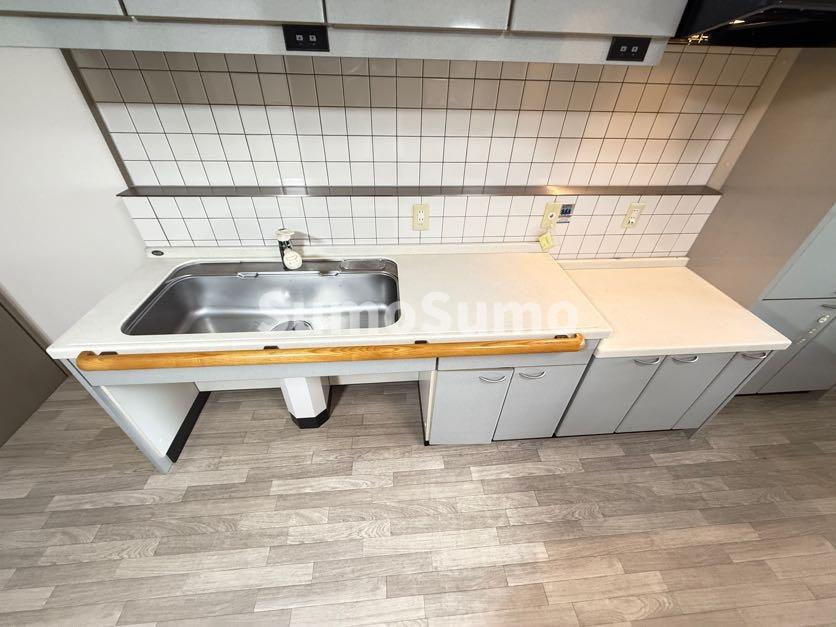 フォルザ住吉　Ｎ棟の駐車場