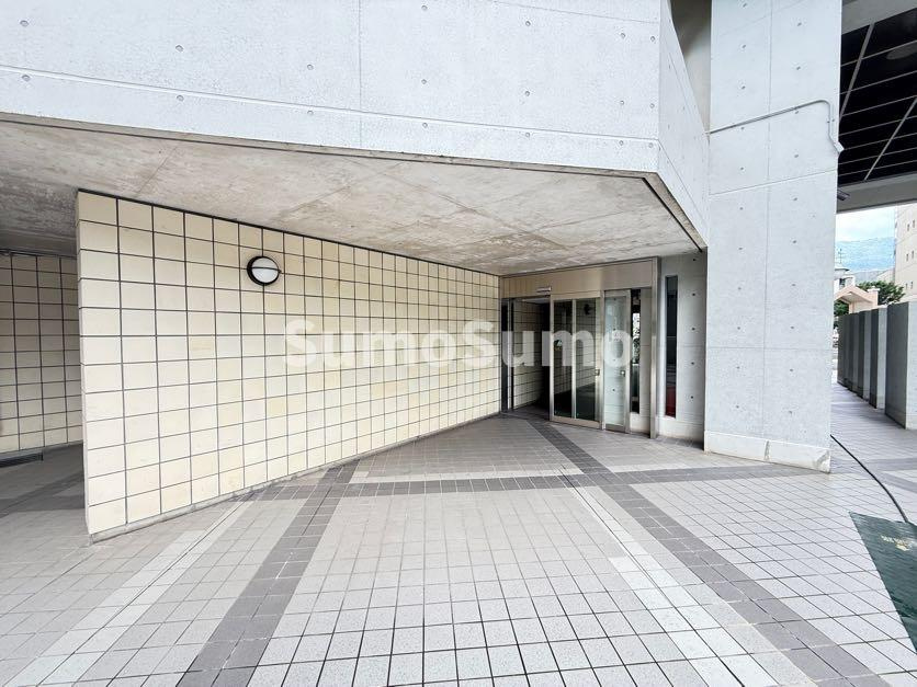 フォルザ住吉　Ｎ棟のエントランス