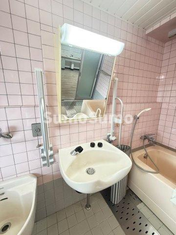 フォルザ住吉　Ｎ棟の独立洗面台