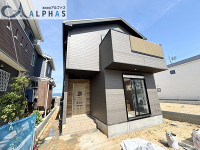 【前面道路含む現地写真】 | 明石市魚住町錦が丘一丁目　新築戸建 | ◆前面道路幅員約7ｍ以上ある為、駐車がしやすい♪