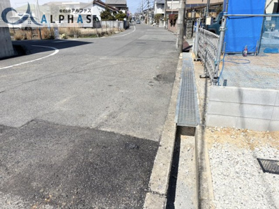 【前面道路含む現地写真】 | 明石市魚住町錦が丘一丁目　新築戸建 | ◆前面道路幅員約7ｍ以上ある為、駐車がしやすい♪