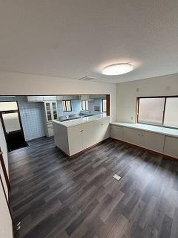 【居間・リビング】 | 山科区御陵鴨戸町　中古戸建