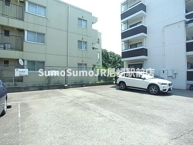 パープルツィン園田の駐車場|駐車場完備です