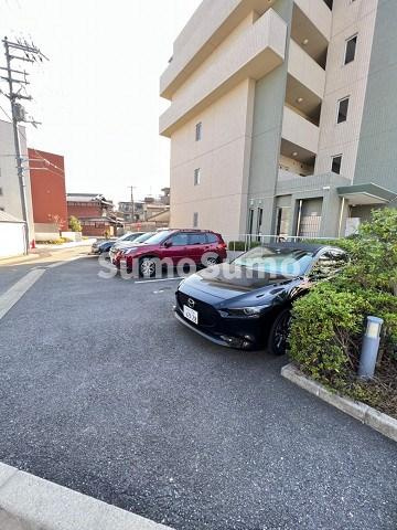 フェアリーメゾン浜の駐車場