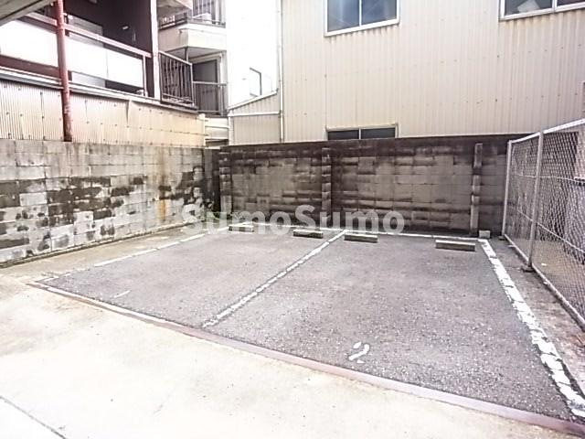 ハイライフ小河通Ⅳの駐車場
