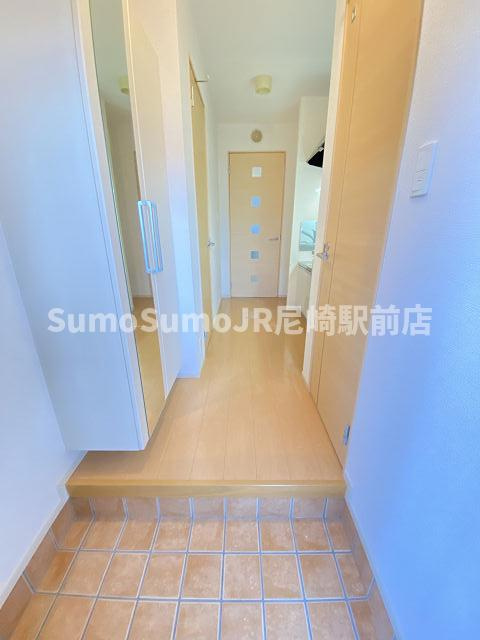 ソレイユ長洲の玄関|収納もある玄関です