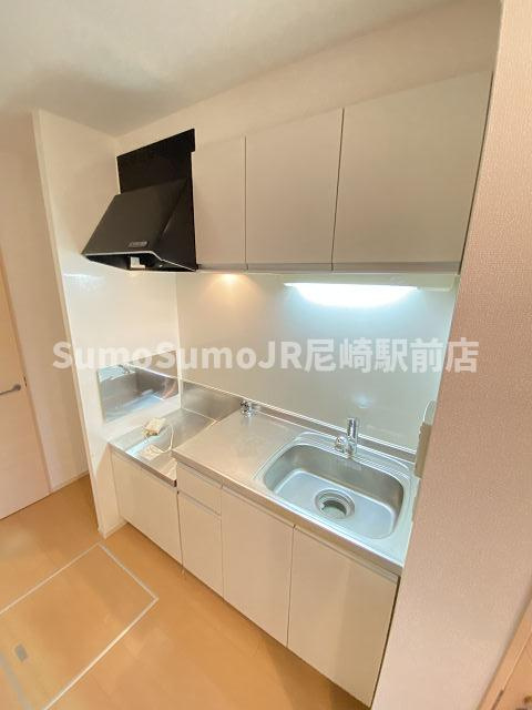 ソレイユ長洲のキッチン|コンパクトなキッチンで掃除もラクラク