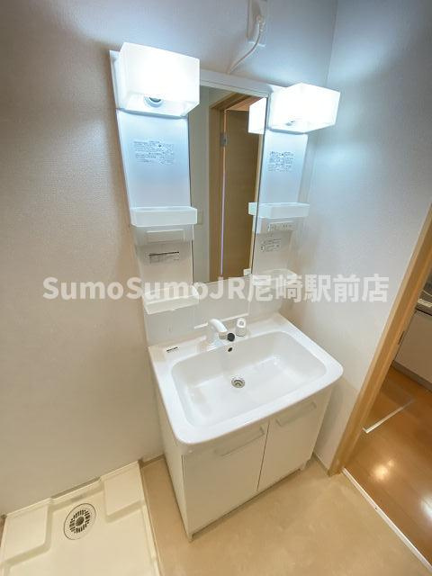 ソレイユ長洲の洗面所|コンパクトで使いやすい洗面所