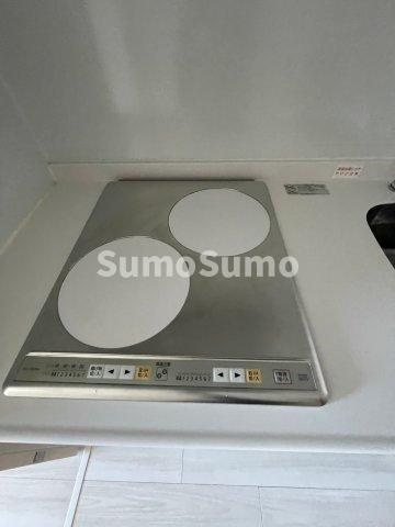 ファーストフィオーレ神戸湊町のキッチン|コンパクトなキッチンで掃除もラクラク