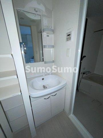 ファーストフィオーレ神戸湊町の独立洗面台|独立洗面台あり、毎朝おしゃれに忙しい女性の方におすすめです