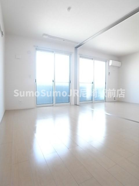 ナイスコートⅡの居間・リビング|おしゃれな居間です