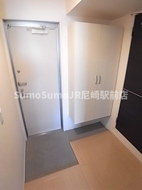 ナイスコートⅡの玄関|明るい玄関です