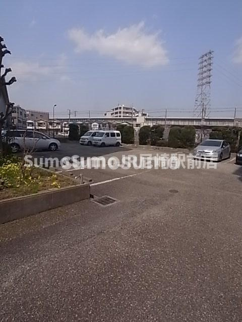 ファミールメゾンの駐車場|駐車場完備です