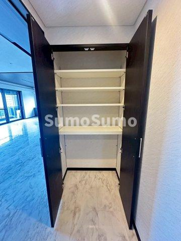 ニューガイアクレドール博多の収納