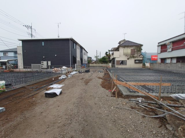 ウィブリーハイツの駐車場