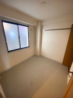 ピースフル本山の洋室