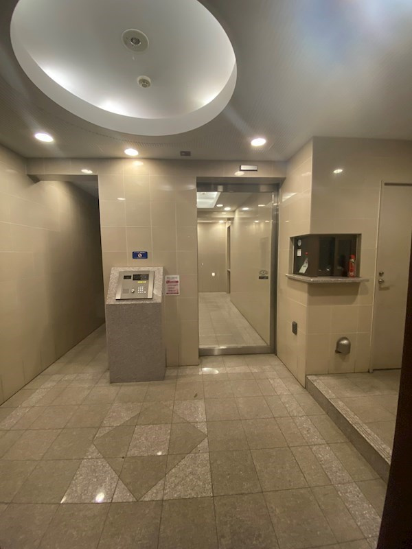 ソリッド大橋のロビー