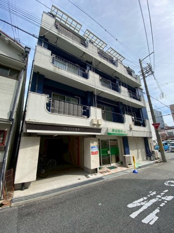 プラーフ湊川の外観