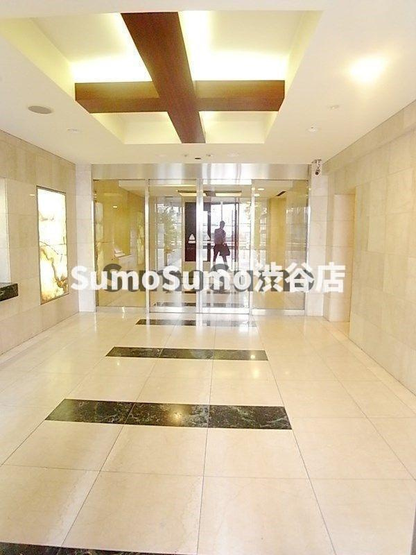 パレステュディオ渋谷STATIONFRONTのロビー|落ち着いたロビーです