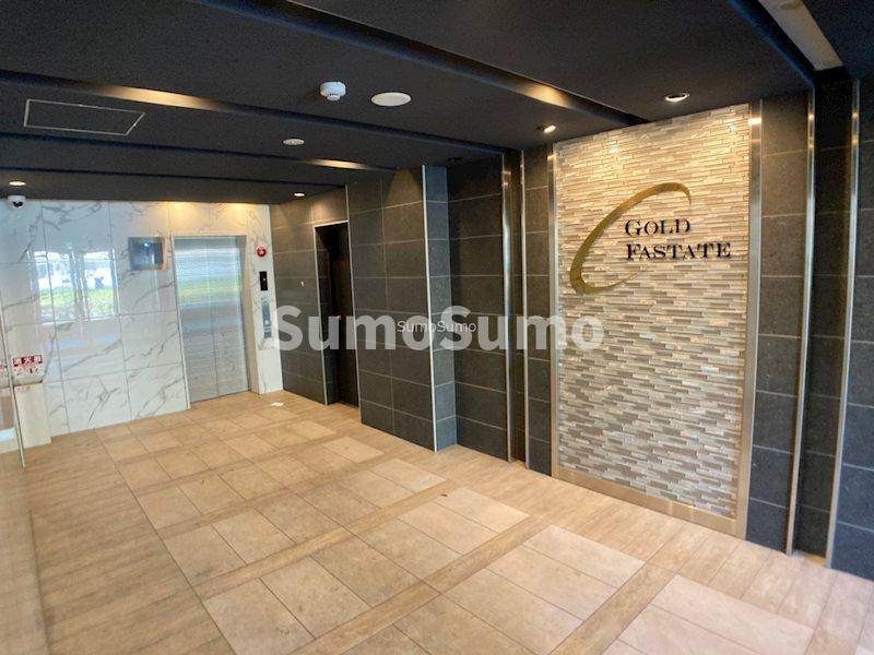 ファステート難波WESTディオンのロビー|ゆとりのあるロビーです