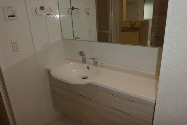 D-roomTobaの独立洗面台|洗髪洗面化粧台