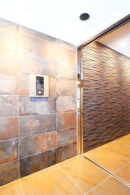 ラフィスタ調布多摩川のエントランス