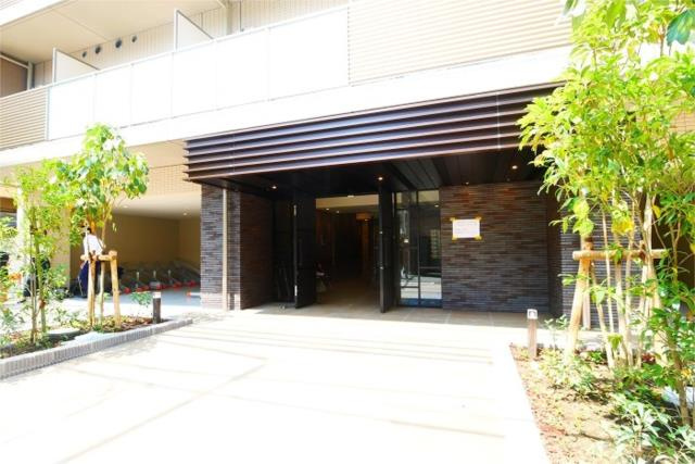 ラフィスタ調布多摩川のエントランス