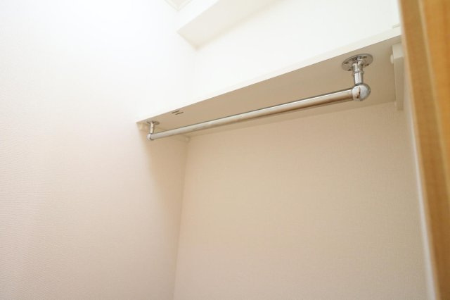 レオパレスカルナックの収納|収納内