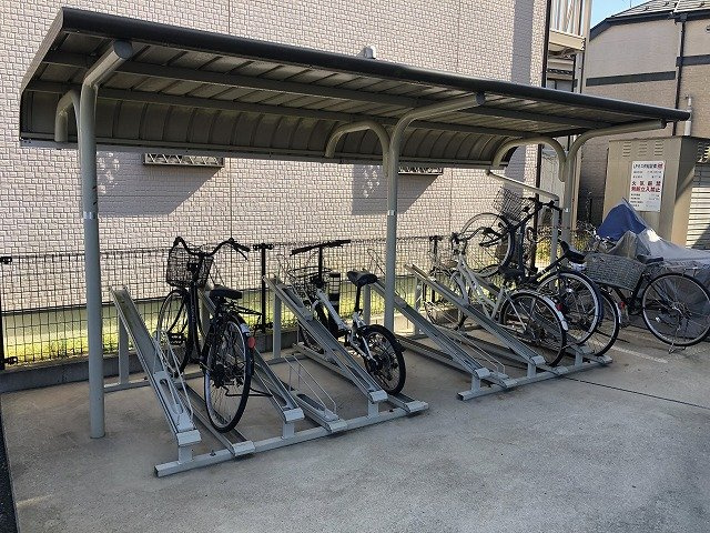 レオパレスカルナックのその他共用部分|駐輪場