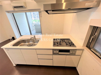 【キッチン】 | SHUNKI江戸堀 | 3口ガスコンログリル付き！窓もあります！