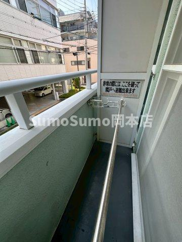 ブロスコート住吉のバルコニー|暖かな日差しのふりそそぐバルコニー