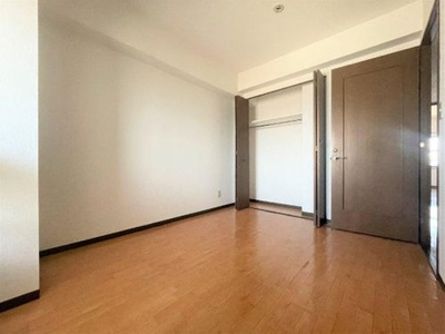 【洋室】 | ビッグ・ヴァン湘南台参番館 | 使い勝手のいい洋室です