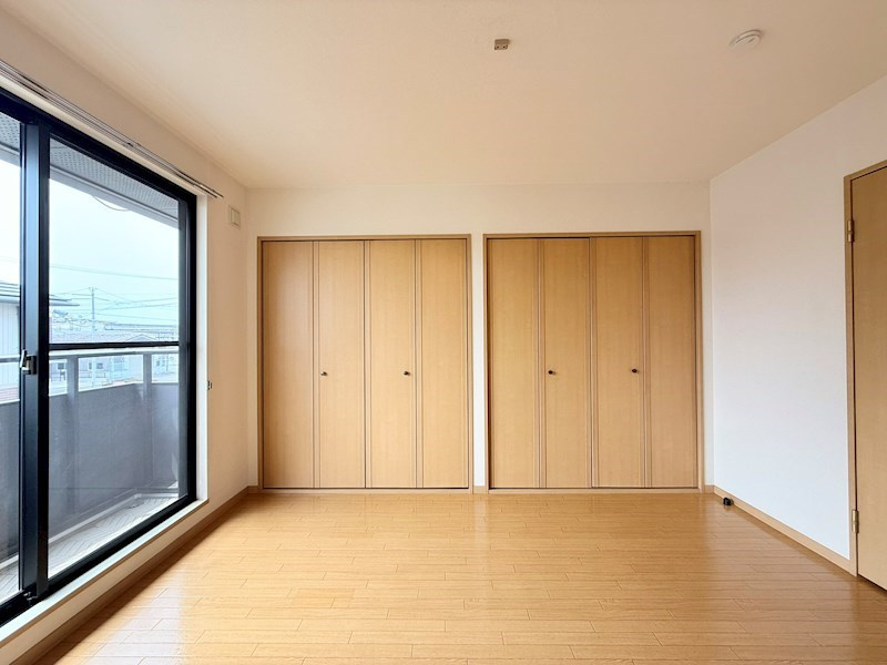 リジョイスタウンＢ