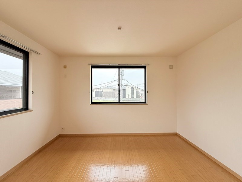 リジョイスタウンＢ