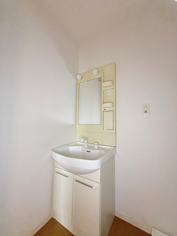 リジョイスタウンＢ